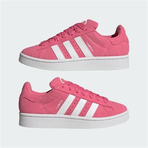 sepatu adidas ceweknya